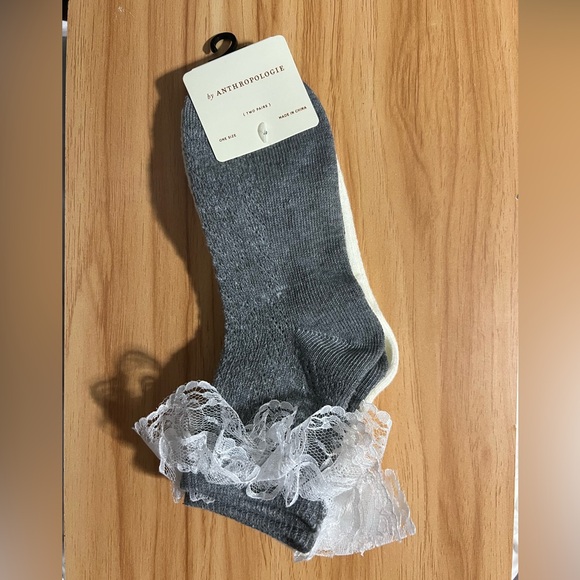 Anthropologie NWT Set of Two Pairs Lace Ruffle Socks White Gray NEW - Picture 7 of 9